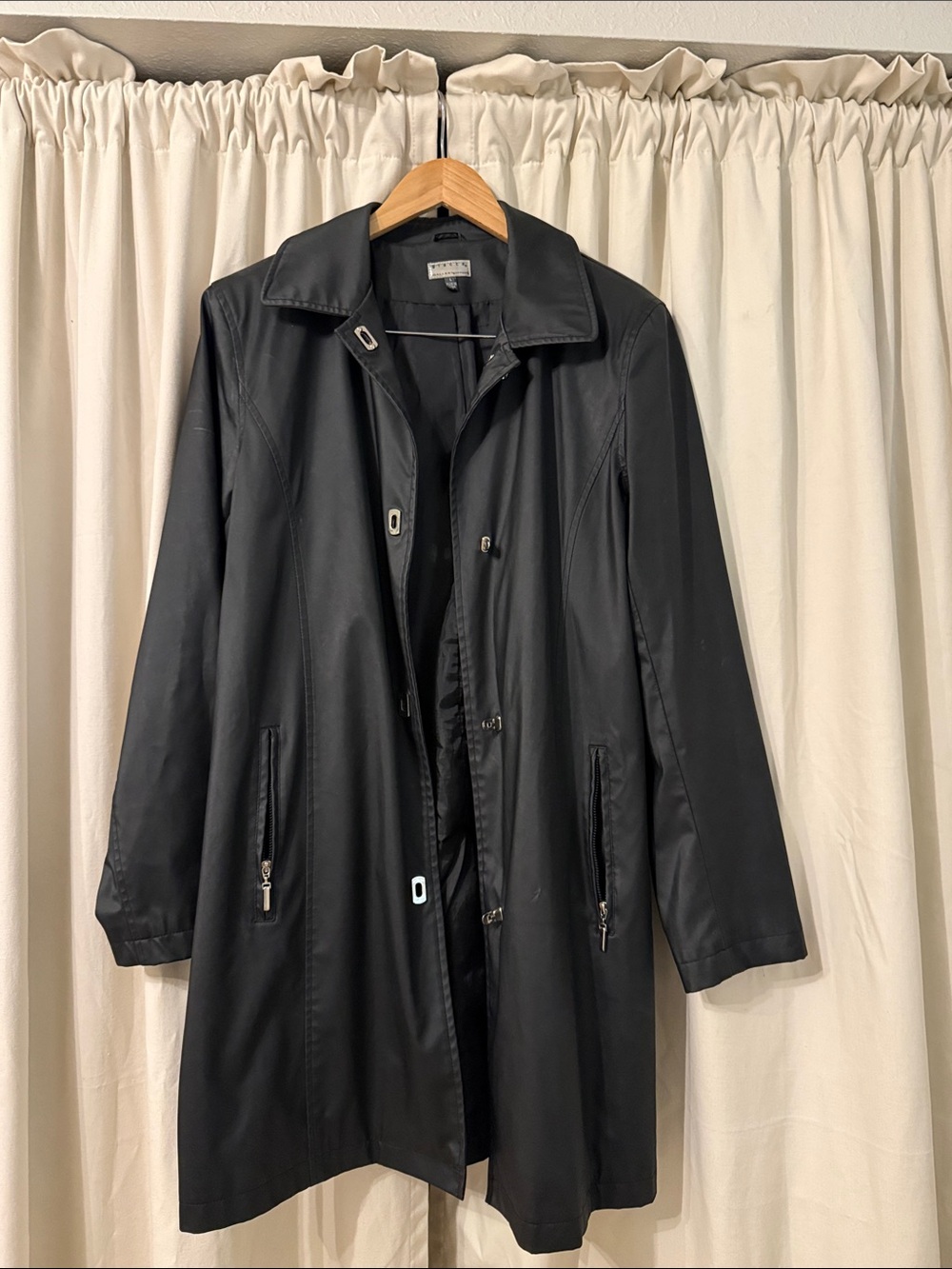 Black Women’s Long Trench Coat - Classic  Outerwear